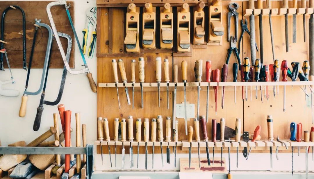 Lean Team, High Efficiency: 20+ SaaS Tools That Get Things Done for Tech Startups